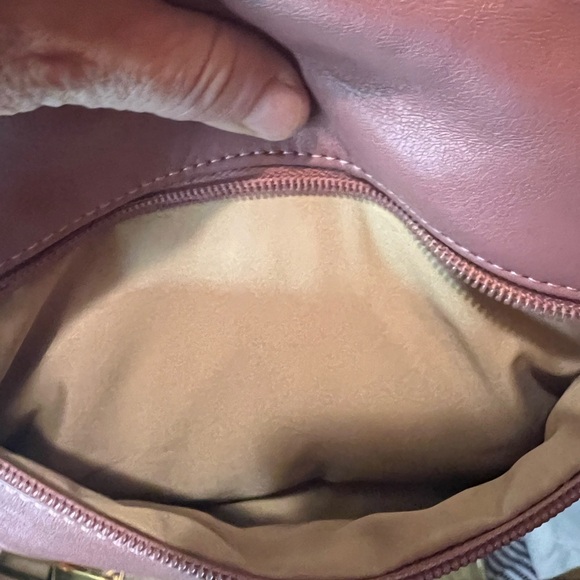 Giani Bernini Chic Pink Leather Shoulder Bag with Slouchy Style - Picture 7 of 14